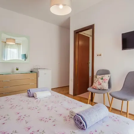 Guesthouse Maver Cres