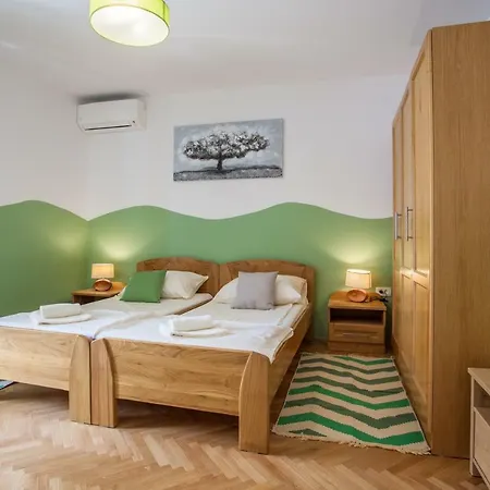 Guesthouse Maver 3*