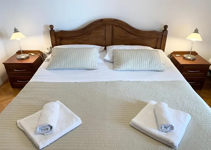 Maver Pensionat Cres