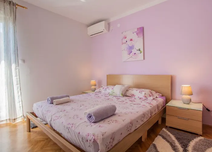 Maver Cres