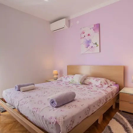 Maver Cres